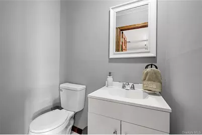 371 Hewlett Avenue, Patchogue, NY 11772 - Photo 19