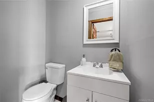371 Hewlett Ave, Patchogue, NY 11772 - Photo 19