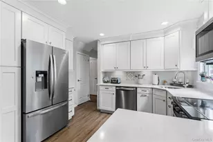 1359 Manor Ln, Bay Shore, NY 11706 - Photo 17