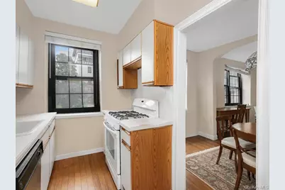 1273 North Avenue #2E, Entry 7, New Rochelle, NY 10804 - Photo 7