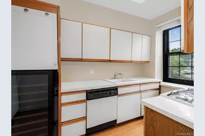 1273 North Avenue #2E, Entry 7, New Rochelle, NY 10804 - Photo 5