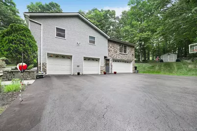 25 Cocoa Lane, Newburgh, NY 12550 - Photo 3