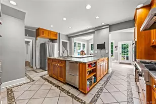 14 Crescent Dr, Elmsford, NY 10523 - Photo 3