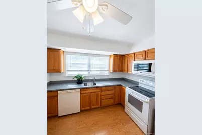 99 Washington Street, East Islip, NY 11730 - Photo 9