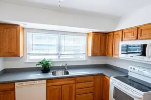 99 Washington St, East Islip, NY 11730 - Photo 9