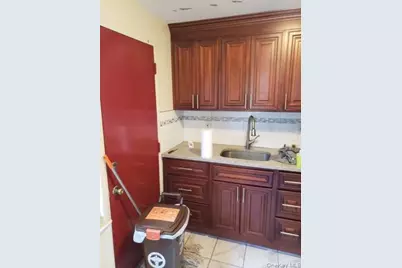 22724 Murdock Avenue, Queens Village, NY 11429 - Photo 11