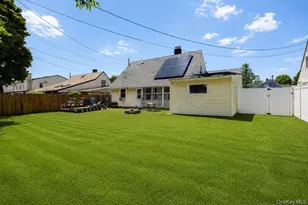 9 Skimmer Ln, Levittown, NY 11756 - Photo 17