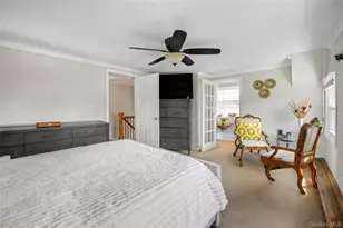 28 Crabtree Ln, Levittown, NY 11756 - Photo 27