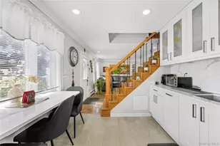 28 Crabtree Ln, Levittown, NY 11756 - Photo 7