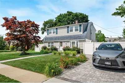 28 Crabtree Lane, Levittown, NY 11756 - Photo 3
