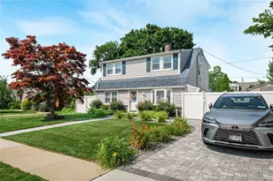 28 Crabtree Ln, Levittown, NY 11756 - Photo 3