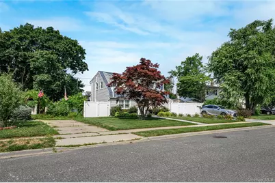 28 Crabtree Lane, Levittown, NY 11756 - Photo 25