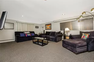 900 Flanders Dr, Valley Stream, NY 11581 - Photo 19