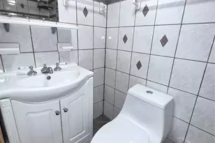 20-33 28th St, Astoria, NY 11105 - Photo 9