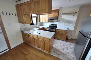 20-33 28th St, Astoria, NY 11105 - Photo 3