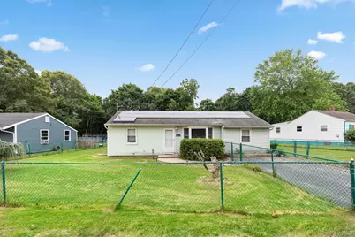 27 Philip Street, Riverhead, NY 11901 - Photo 1