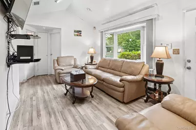 27 Philip Street, Riverhead, NY 11901 - Photo 7