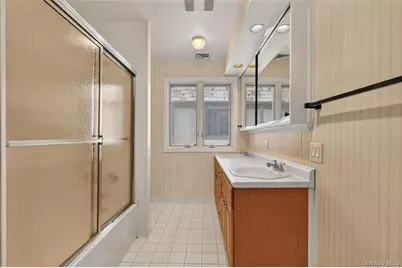 297 E Devonia Avenue, Mount Vernon, NY 10552 - Photo 29