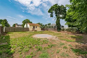 123 Cherubina Ln, North Babylon, NY 11703 - Photo 13