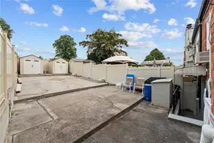 67-01 Eliot Ave, Middle Village, NY 11379 - Photo 29
