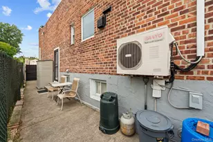 67-01 Eliot Ave, Middle Village, NY 11379 - Photo 35