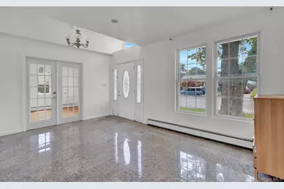 1431 Brooklyn Boulevard, Bay Shore, NY 11706 - Photo 11