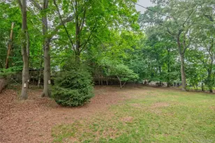 27 Glen Dr, Sound Beach, NY 11789 - Photo 31