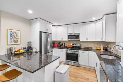 27 Glen Drive, Sound Beach, NY 11789 - Photo 15
