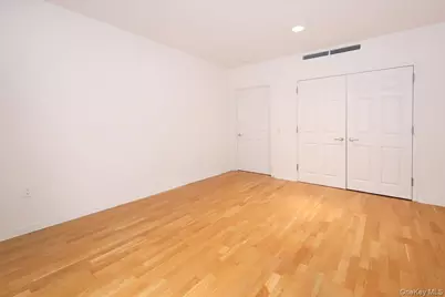 100 Harbor View Drive SW #335, Port Washington, NY 11050 - Photo 13