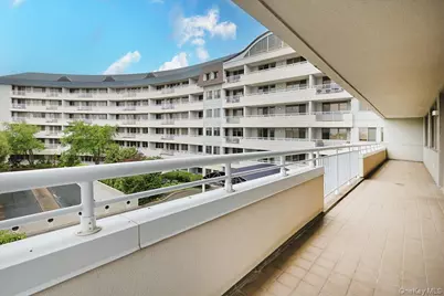 100 Harbor View Drive SW #335, Port Washington, NY 11050 - Photo 19