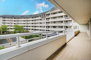 100 Harbor View Dr SW, Port Washington, NY 11050 - Photo 19