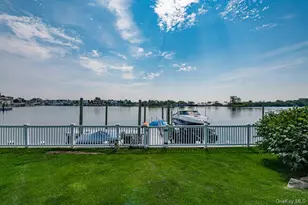 37 Crescent Cove Cir, Seaford, NY 11783 - Photo 39