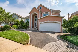 37 Crescent Cove Cir, Seaford, NY 11783 - Photo 3