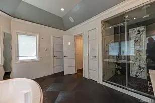 37 Crescent Cove Cir, Seaford, NY 11783 - Photo 23
