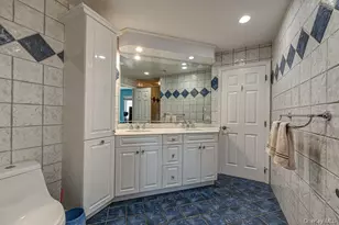 37 Crescent Cove Cir, Seaford, NY 11783 - Photo 27