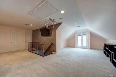 37 Crescent Cove Circle, Seaford, NY 11783 - Photo 31