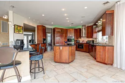 37 Crescent Cove Circle, Seaford, NY 11783 - Photo 11