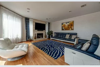 37 Crescent Cove Circle, Seaford, NY 11783 - Photo 13