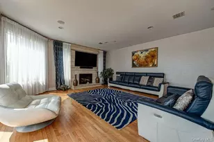 37 Crescent Cove Cir, Seaford, NY 11783 - Photo 13