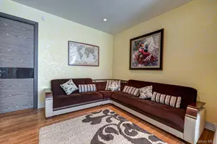 37 Crescent Cove Cir, Seaford, NY 11783 - Photo 15