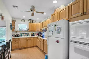 764 Vanderbilt Pkwy, Dix Hills, NY 11746 - Photo 35