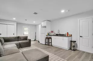 764 Vanderbilt Pkwy, Dix Hills, NY 11746 - Photo 45
