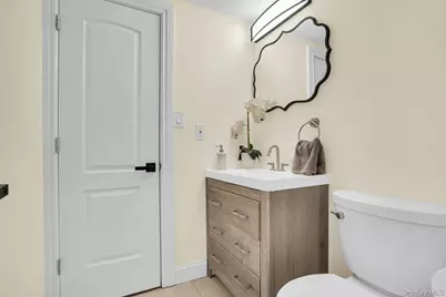 764 Vanderbilt Parkway, Dix Hills, NY 11746 - Photo 25