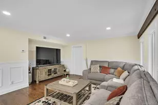 764 Vanderbilt Pkwy, Dix Hills, NY 11746 - Photo 13