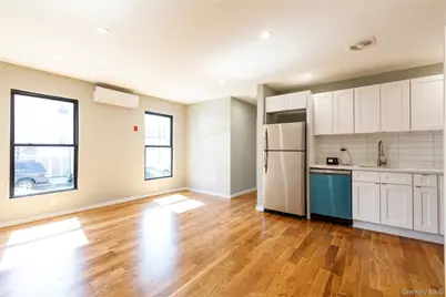 8734 132nd Street, Richmond Hill, NY 11418 - Photo 5