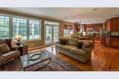 100 Rockledge Drive, Pleasant Valley, NY 12569 - Photo 9