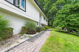 25 Ackerman Ave, Airmont, NY 10901 - Photo 3