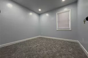21 Cochran Pl, Valley Stream, NY 11581 - Photo 9