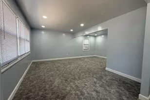 21 Cochran Pl, Valley Stream, NY 11581 - Photo 7