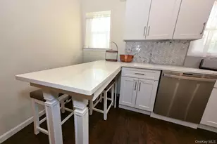 8 Garden Ave, Carle Place, NY 11514 - Photo 9
